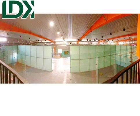Modular Outdoor Squash Court Customized Design Anti Slip Wear Resistant Wood Flooring With 12mm Tempered Glass